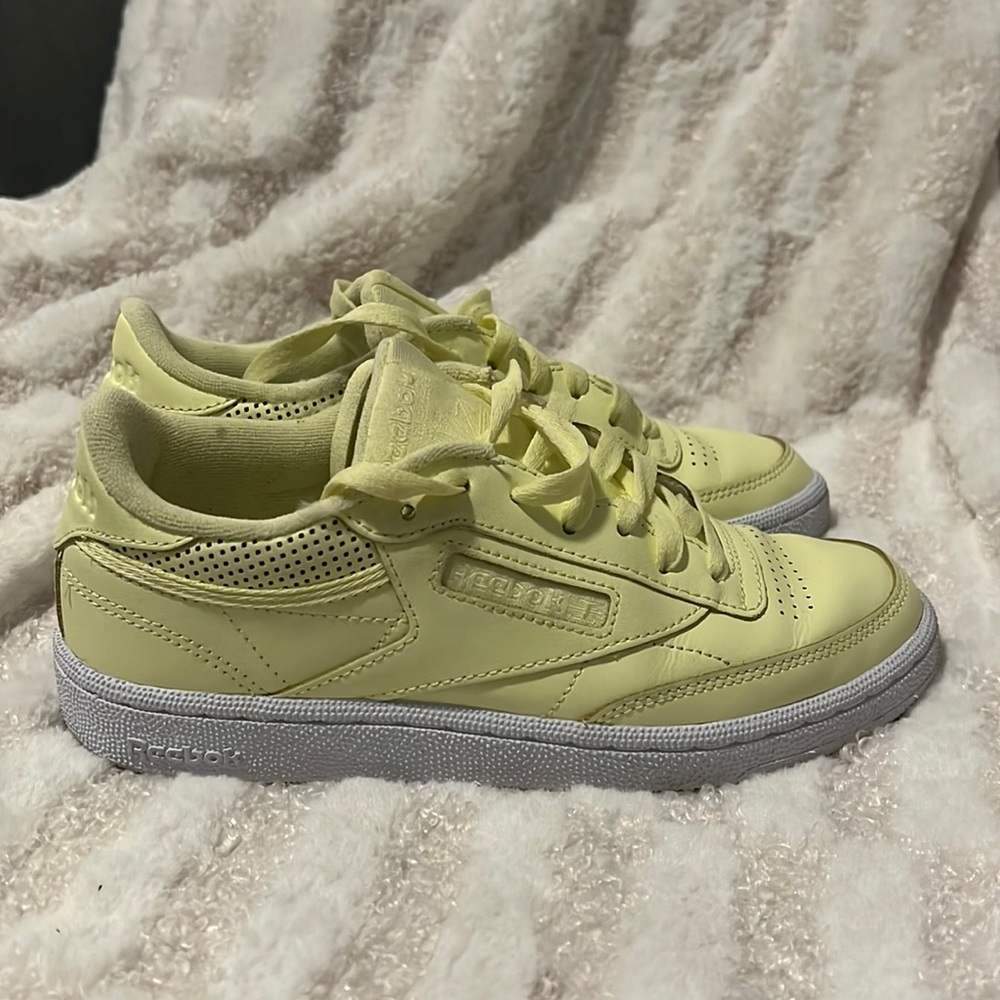 Reebok Club Neon
